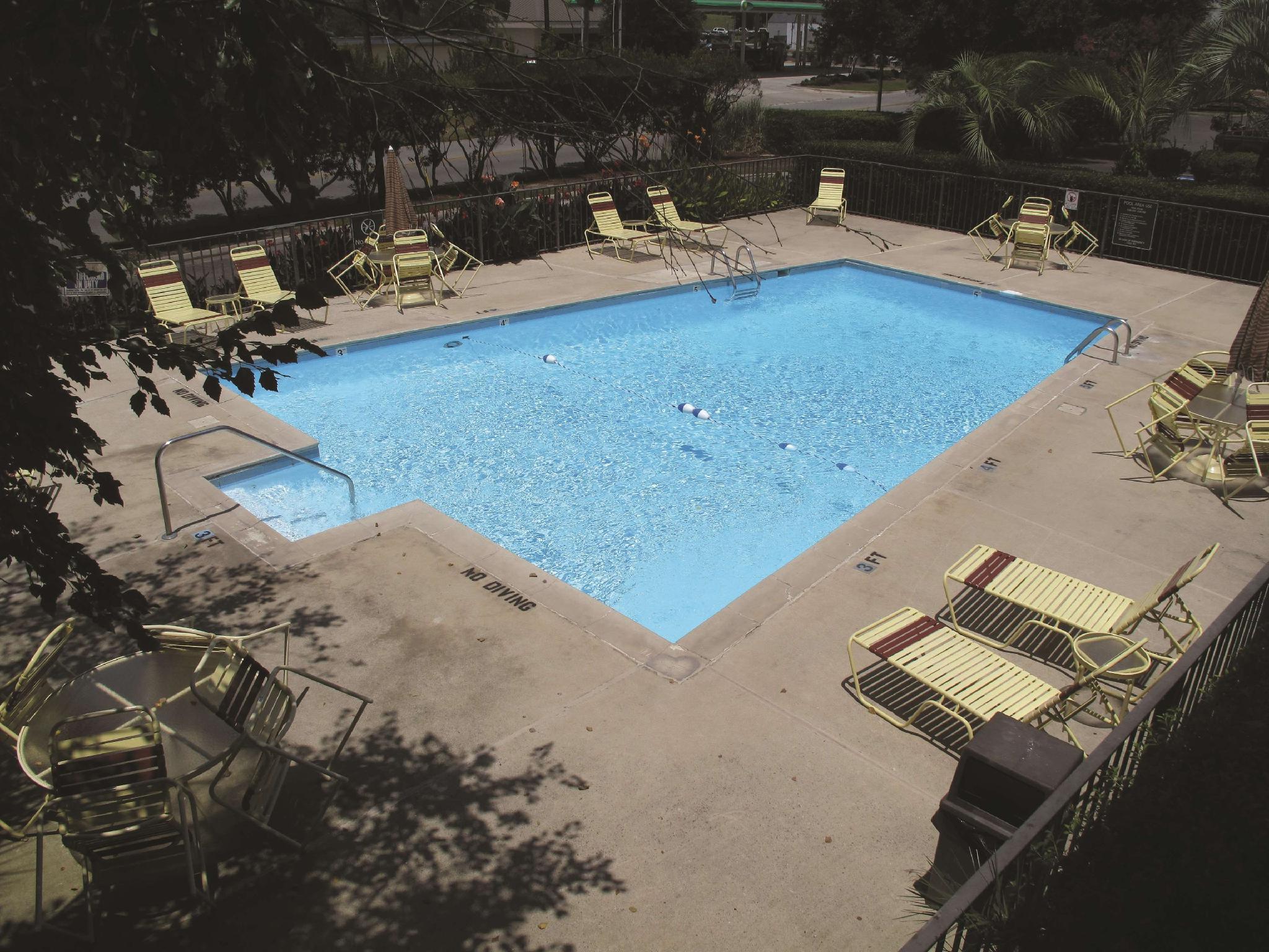 Super 8 By Wyndham Savannah Extérieur photo