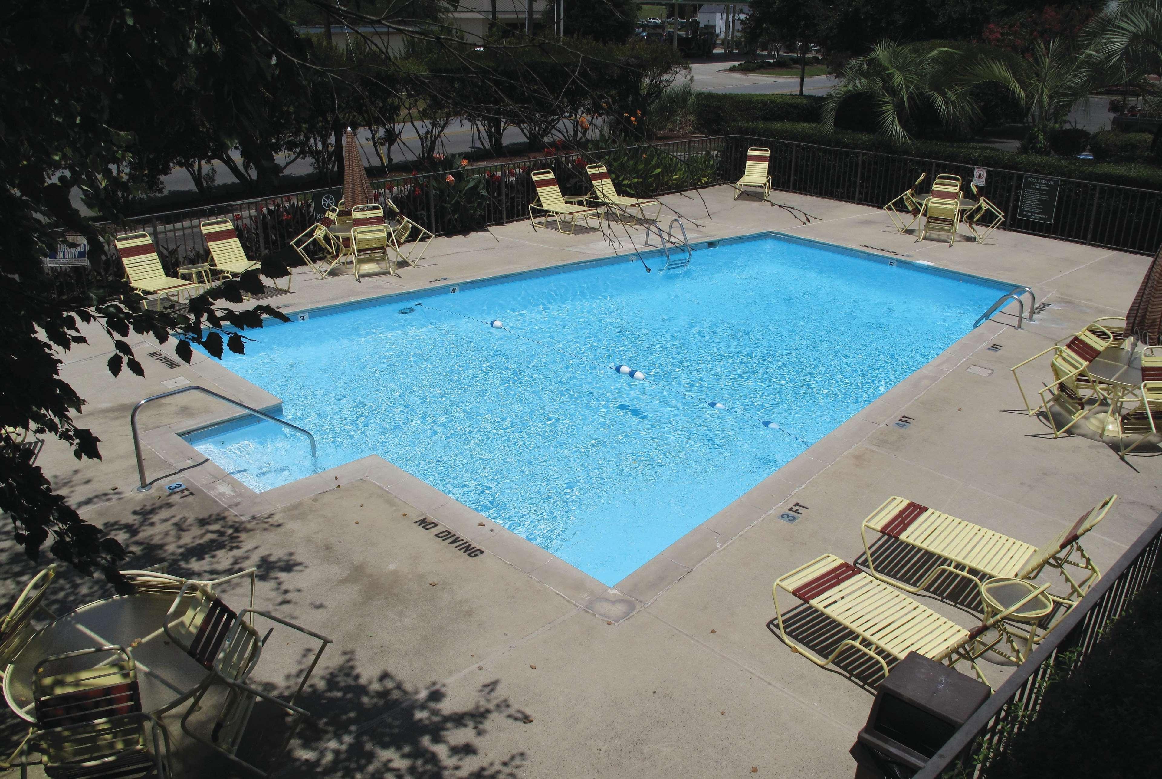Super 8 By Wyndham Savannah Extérieur photo