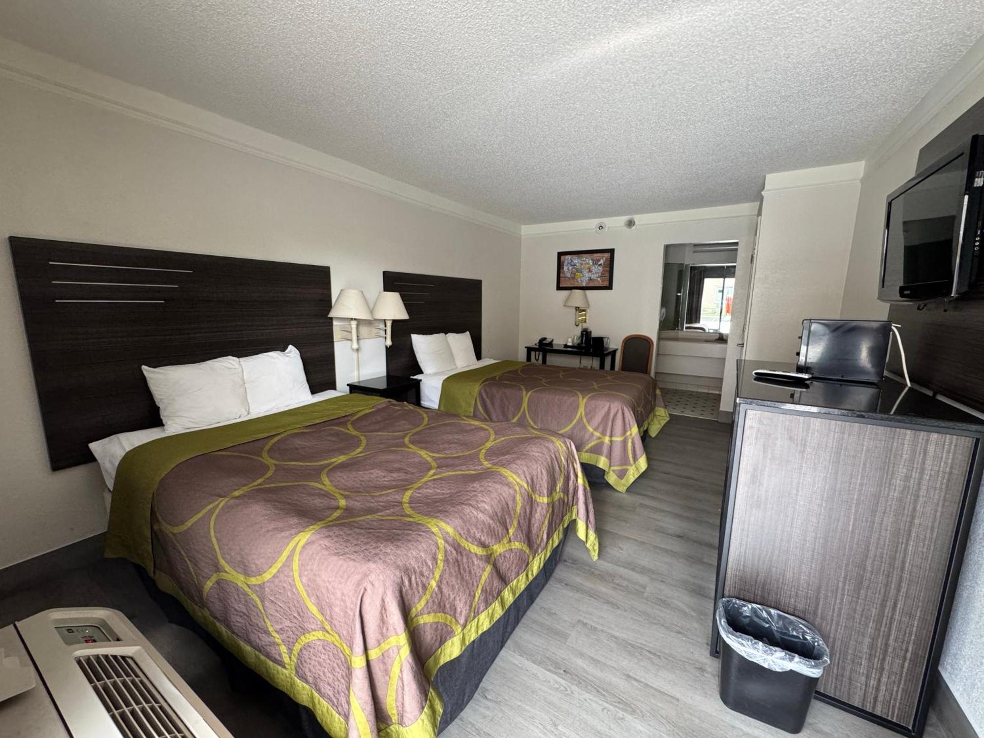 Super 8 By Wyndham Savannah Extérieur photo