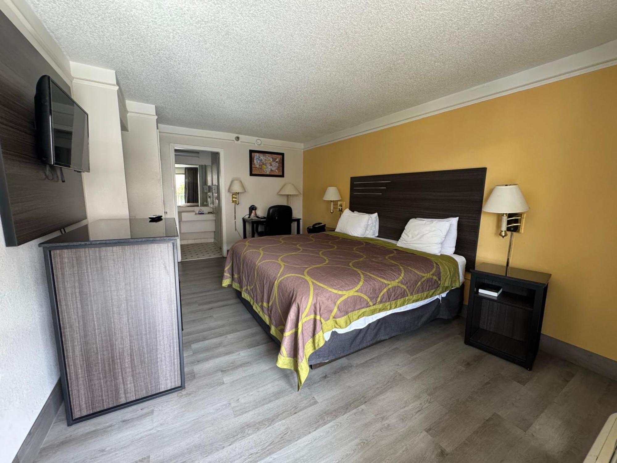 Super 8 By Wyndham Savannah Extérieur photo