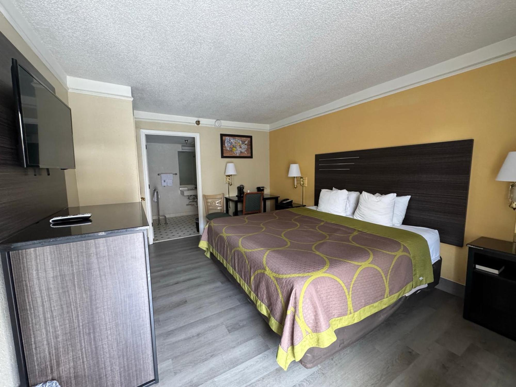 Super 8 By Wyndham Savannah Extérieur photo